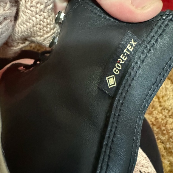 ⭐️CONVERSE GORTEX size 8 US women’s EXCELLENT condition!✨ AWESOME⭐️ - Picture 4 of 7